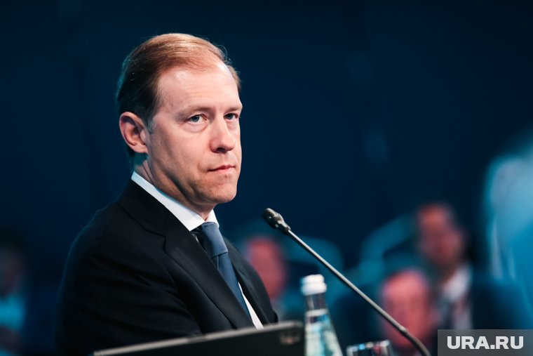 Наследие героев живет в сердцах потомков, заявил Мантуров