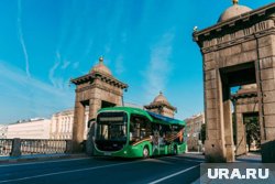 Электробус производства Челябинского завода городского электрического транспорта на улицах Петербурга