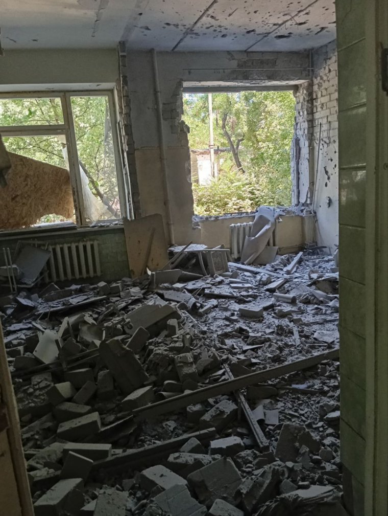 Внутренние помещения поликлиники оказались сильно повреждены