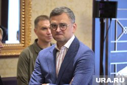 Кулеба покинул Украину