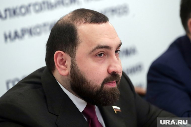 Депутат Хамзаев призвал россиян не позволять несовершеннолетним детям отмечать дни рождения без участия взрослых