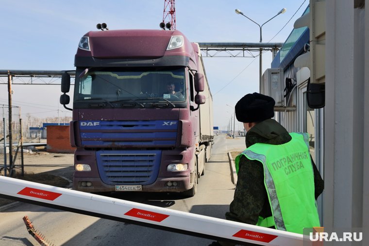 Кабмин распорядился закрыть автомобильные пункты пропуска Безымено, Вергелевка, Головчино, Клименки и др.