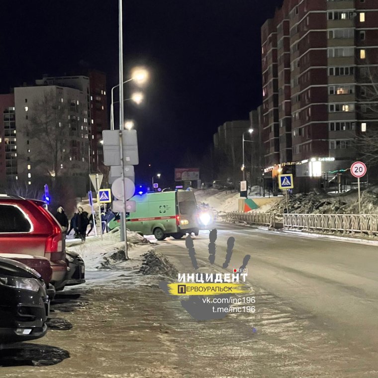 На место ДТП приехала скорая помощь