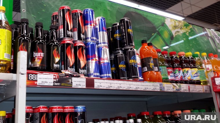 Из-за кофеина в энергетиках у детей появляются хронические головные боли