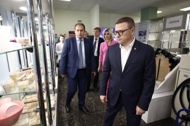 Алексей Текслер ознакомился с работой выставочного павильона Челябинской области в Минске