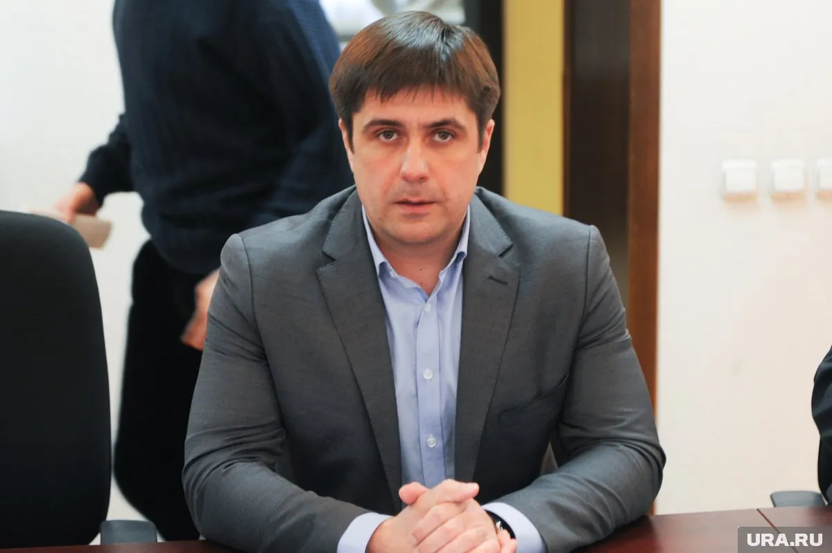 Действующим депутатом по округу № 21 является директор «Чебаркульской птицы» Дмитрий Пырсиков