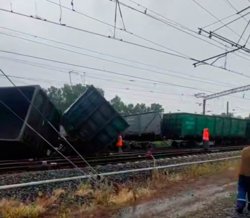 Поезд сошел с рельсов в Каргаполье