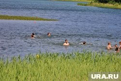 Считалось, что на праздник нельзя отпускать детей купаться с людьми не из семьи