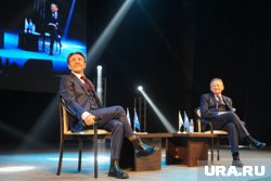 Шнуров и Титов на встрече активистами партии в 2020 году