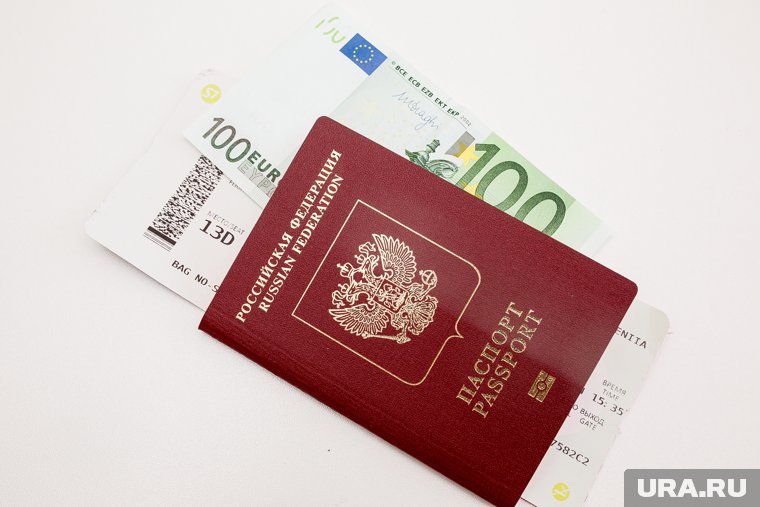 Пермяки гасят долги, чтобы получить возможность уехать из России