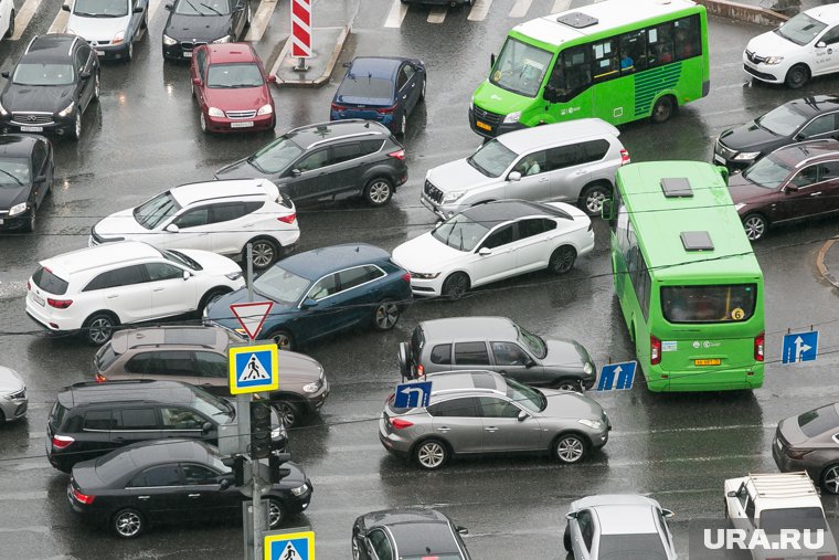 Дорожная ситуация усугубляется дождливой погодой