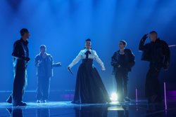 По мнению Воробьева, отказ певицы от выступления связан с давлением властей Австралии