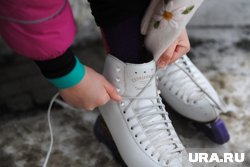 У детей были головные боли, тошнота, а также затрудненное дыхание во время нахождения на льду