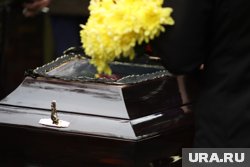Из родственников на родине у студента остались только мать и дядя