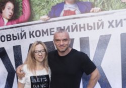 Изначально актер Владимир Епифанцев пробовался на роль батюшки в сериале «Жуки», но в итоге получил роль Толяна