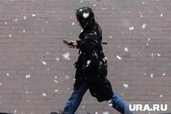 Улицы Березников засыпает снегом
