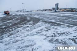 Летящие в город самолеты перенаправляют в другие города