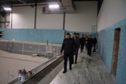 Врип мэра Кургана Антон Науменко проверил стройку бассейна Курганского государственного университета