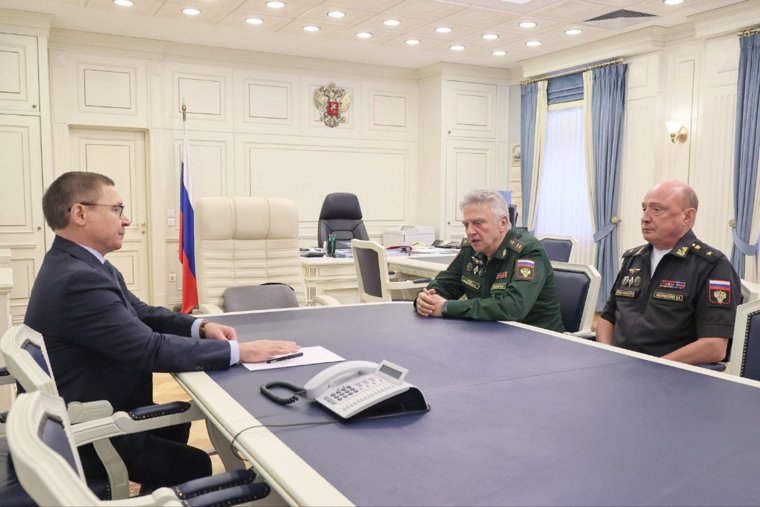 Представил Якушеву нового военного прокурора его первый зам,, генерал-лейтенант юстиции Евгений Иванов