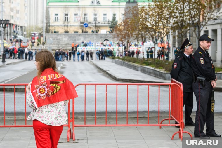 В Сургуте закроют для автотранспорта центральные улицы 9 мая 2025 года