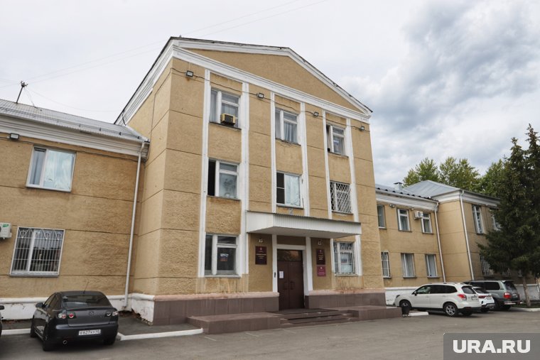Обвиняемый во взятке экс-чиновник из Кетово уволился, но был задержан на рабочем месте