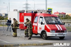 Экстренные службы приехали в травмцентр Сургута из-за пара от прорыва трубы, который приняли за дым