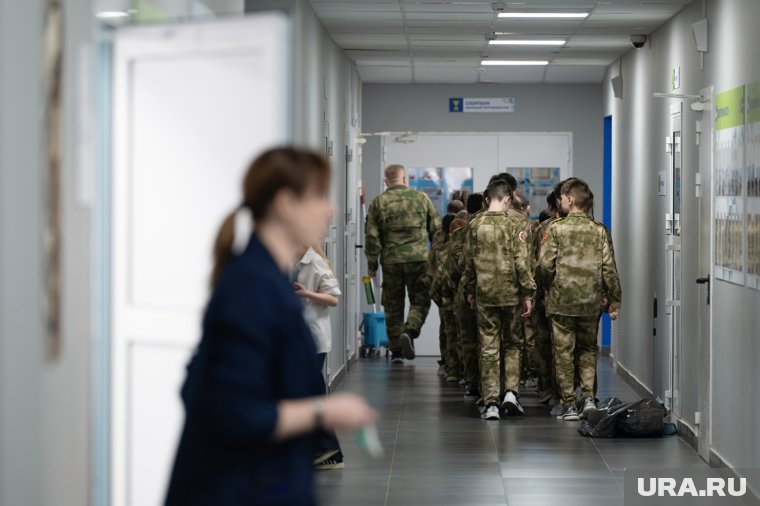 «Единая Россия» поможет школьникам глубже понять новейшую историю страны