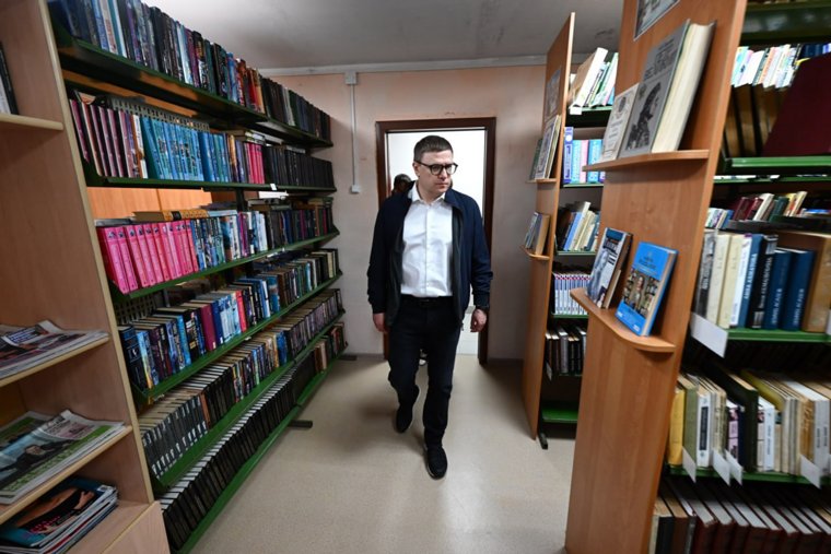 Алексей Текслер ознакомился с итогами ремонта клуба