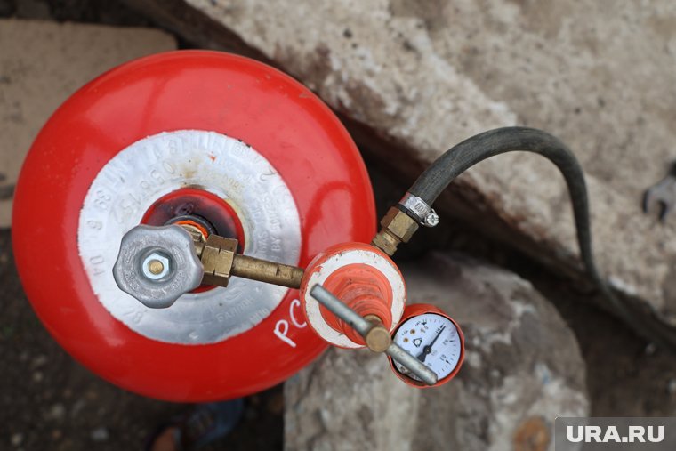 Три газовых баллона взорвались в доме на Новинском переулке в результате пожара