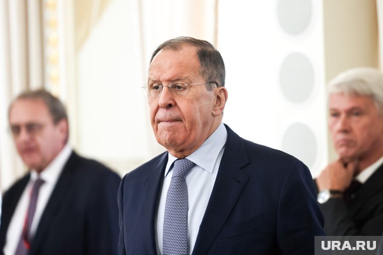 Лавров заявил, что Ватикану, как католической стране, может быть некомфортно принимать переговоры двух православных стран
