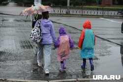 На город идет большой ливень