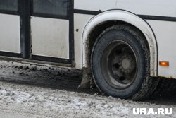 Автобус с вахтовиками перевернулся в ЯНАО