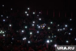 Тысячи зрителей собрались на центральной площади