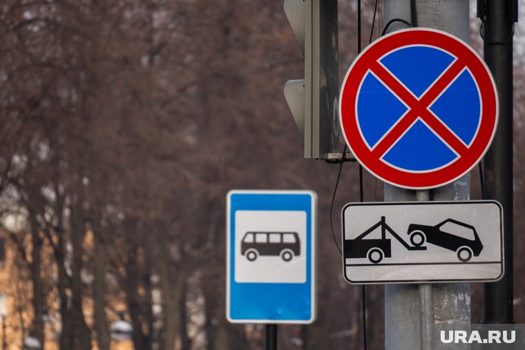 В Заозерном запрет на остановку и стоянку действует для грузовых машин (архивное фото)