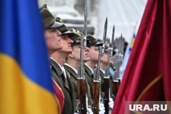 ВСУ зависят от поставок западного оружия, уточнил бывший премьер Украины