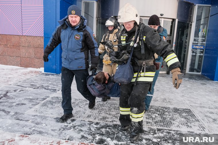 Учения пожарных прошли в тюменском ТЦ «Колумб» (архивное фото)