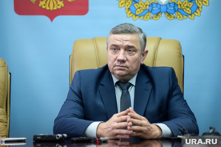 Эдуард Гусев до работы в правительстве региона много лет трудился в мэрии Шадринска