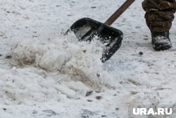 Орудием убийства силовика могла стать снегоуборочная лопата