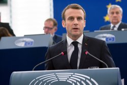 Макрон заявил о продолжении работы с Зеленским