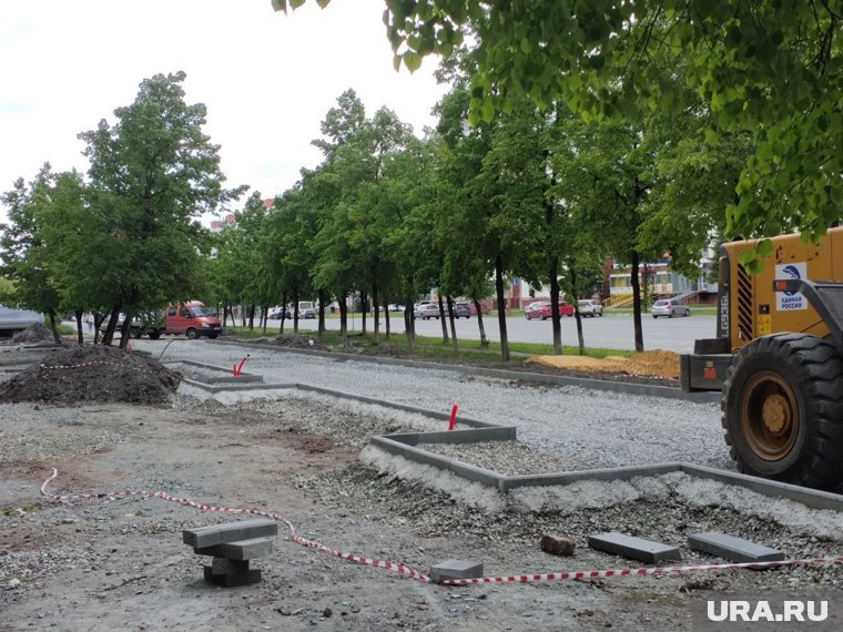 В Челябинске ведется благоустройство общественных пространств