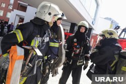 Пожарные спасли двоих детей из задымленной зоны