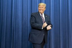 Трамп согласился на трехстороннюю встречу в случае, если саммит Путина и Зеленского будет успешен