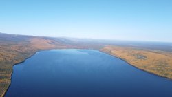 На берегах озера находятся святилища разных культур