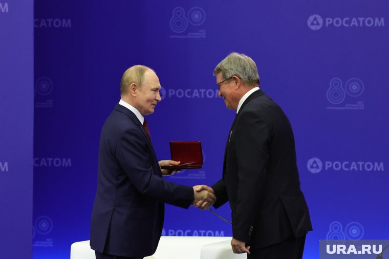 Владимир Путин вручил орден «За доблестный труд» коллективу Российского ядерного центра