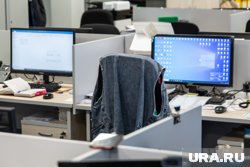 Повышенная оплата за работу в праздники предусмотрена для всех работников