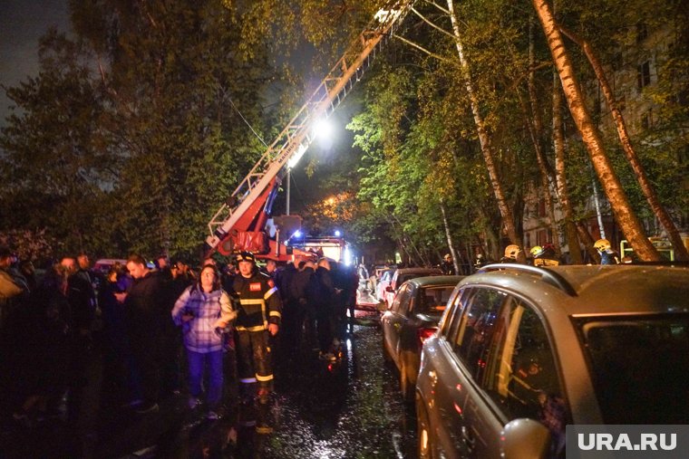 Эвакуация в доме в Москве, где взорвался газ, была частичная, сообщил очевидец