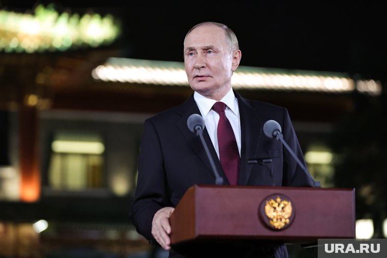 Путин наградил двух свердловчан