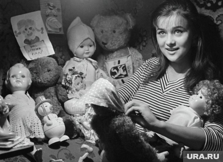 В 1963 году Людмила Марченко окончила ВГИК (мастерская Михаила Ромма)