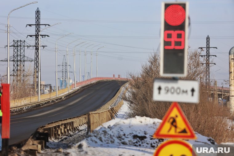 На Ямале 40 светофоров регулируют участки дорог с реверсивным движением