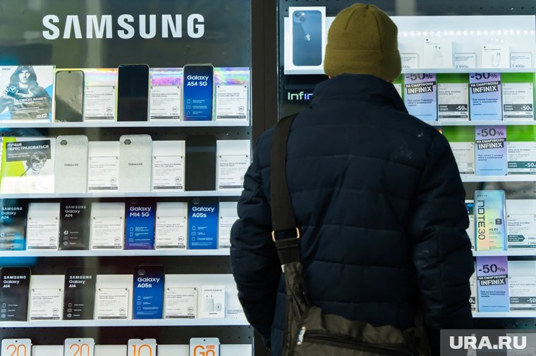 В России сократились продажи смартфонов почти на четверть